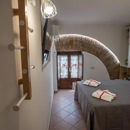 La Bed & Breakfast 2*